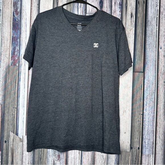 |EUC| DC Logo V Neck Short Sleeve T Shirt - Picture 1 of 5